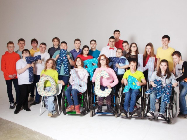 Поможем подросткам с инвалидностью научиться жить отдельно от родителей