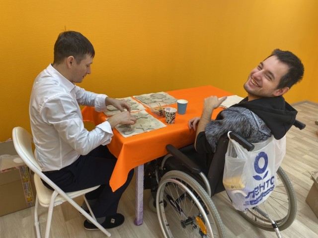 Радость через творчество: сбор на ремонт центра творчества для особых художников